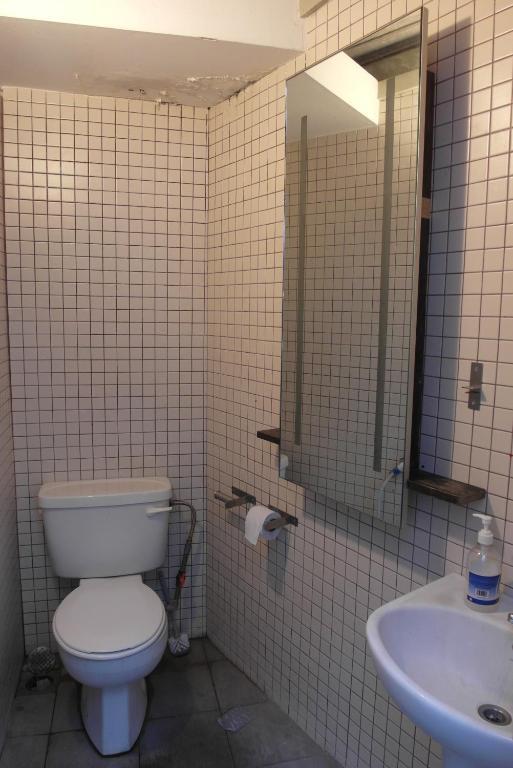 Number Eight Guesthouse Kuala Lumpur Værelse billede